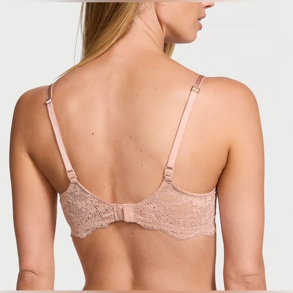 NWT VICTORIA’S SECRET DREAM ANGELS
Wicked Unlined Lace Balconette Bra - Picture 2 of 8
